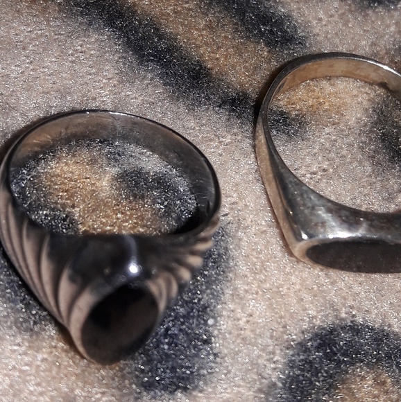 COPY - 1 oval Vintage Silver/Onyx Ring - Picture 3 of 3